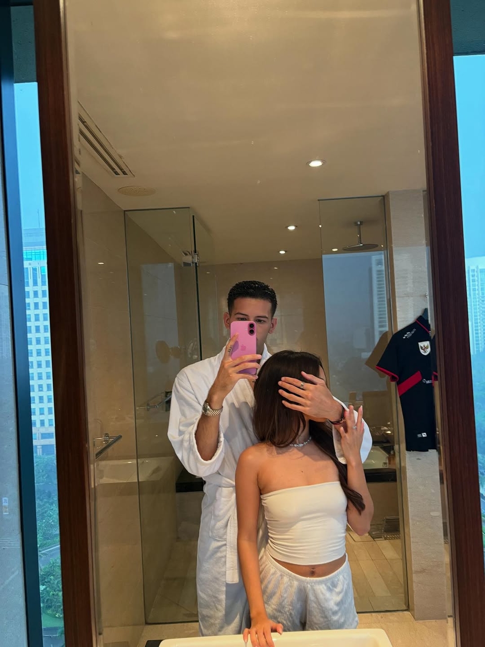 Gaya Pacaran Jennifer Coppen  dan Justin Hubner (Instagram/@justinhubner5)